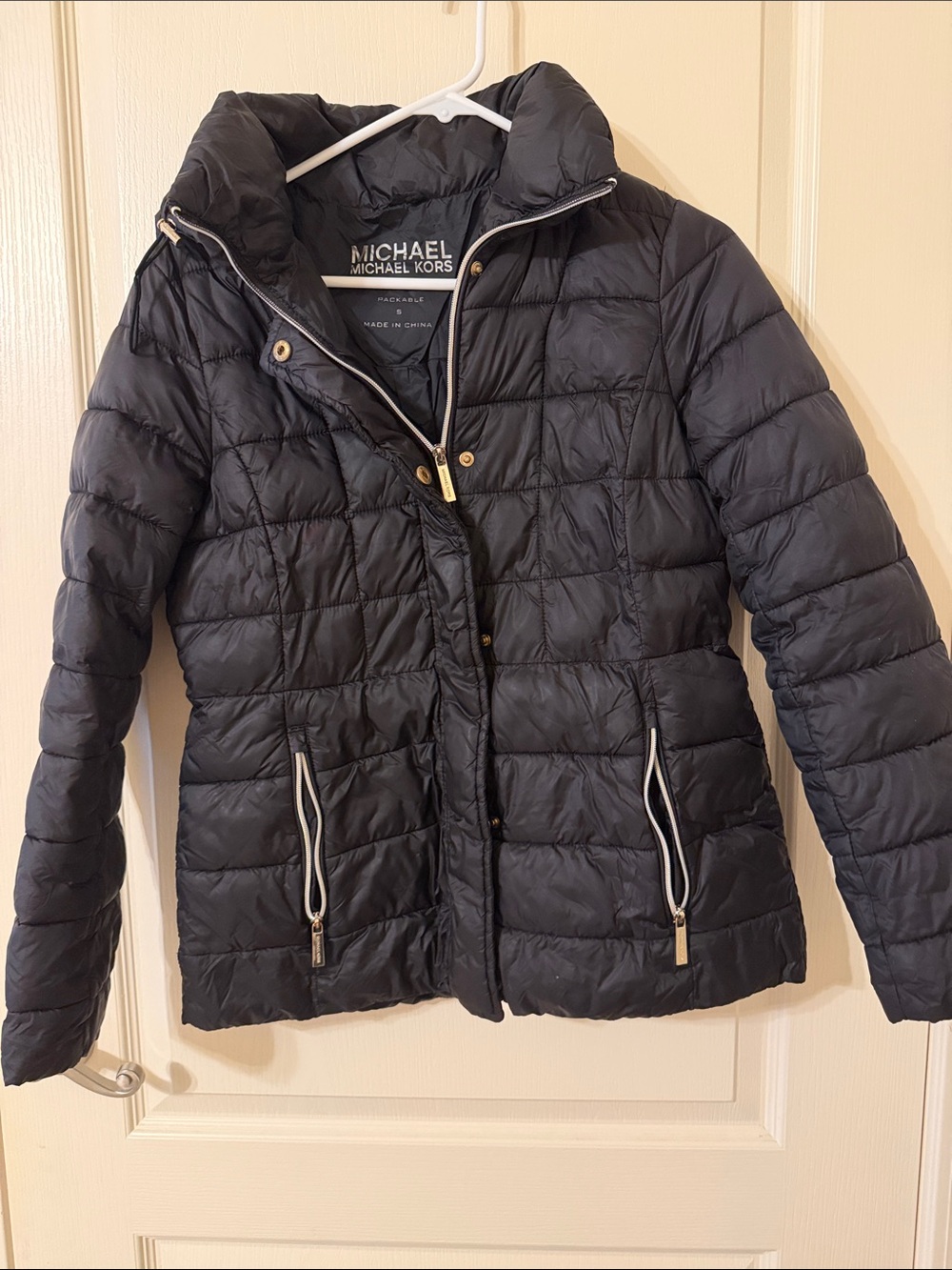 MICHAEL Michael Kors Black Quilted Puff Jacket with Contrast Trim